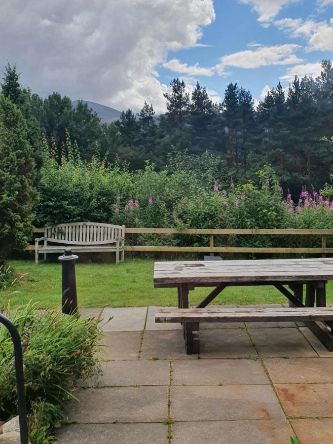 Cairngorm Lodge Youth Hostel Loch Morlich Exteriör bild