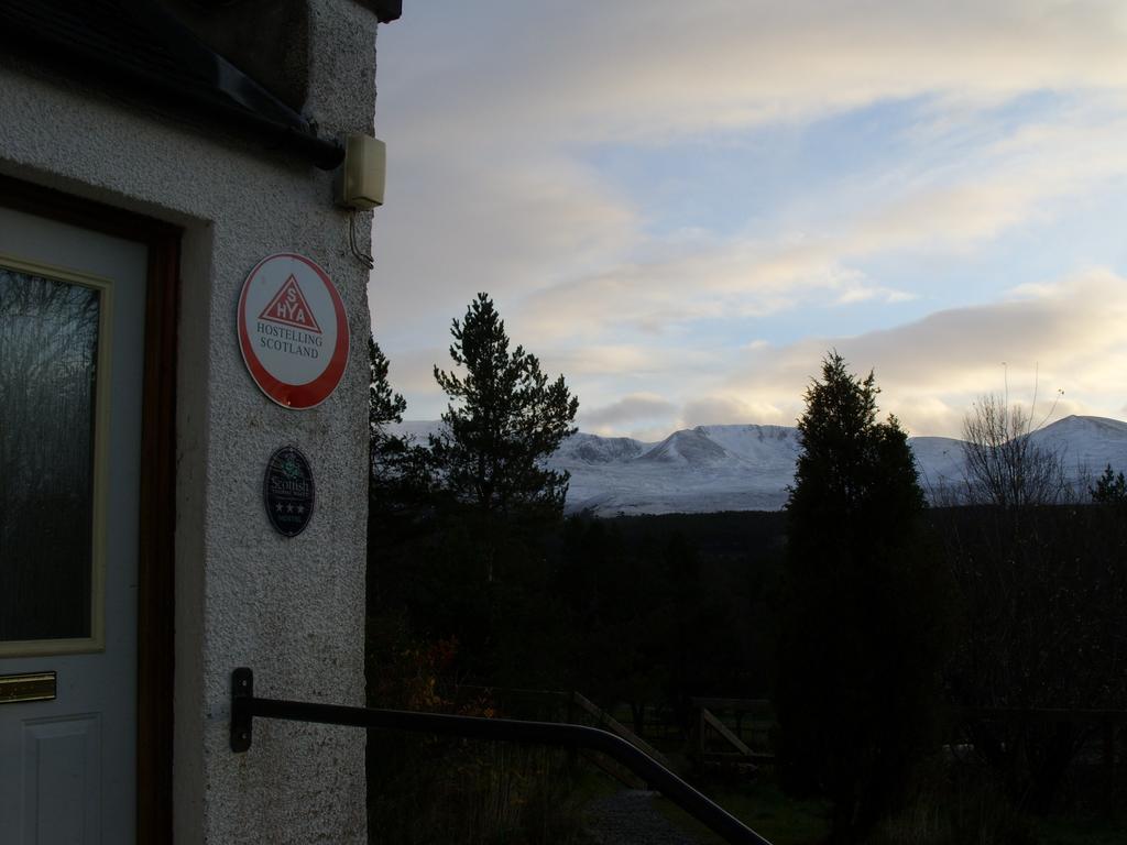 Cairngorm Lodge Youth Hostel Loch Morlich Exteriör bild
