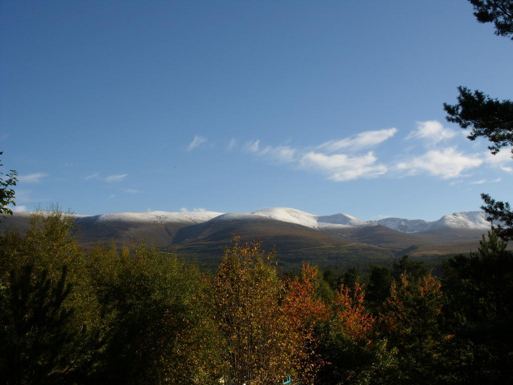 Cairngorm Lodge Youth Hostel Loch Morlich Exteriör bild